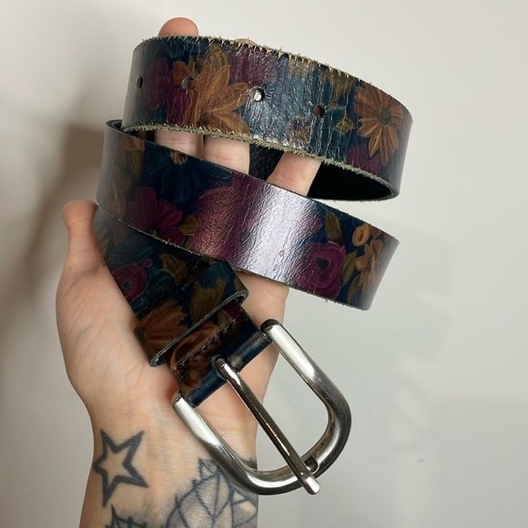 Patricia Nash | Women’s Dark Floral Leather Belt - Picture 1 of 3